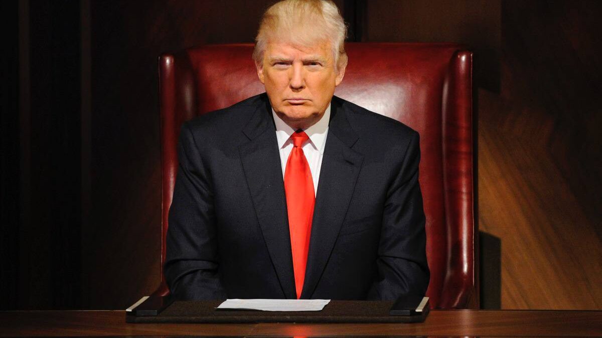Trump odvoláva bezpečnostné previerky od Hillary Clintonovej, Kamaly Harrisovej a mnohých ďalších