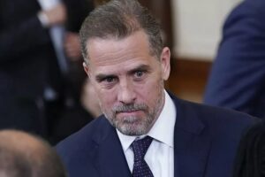 Agent FBI, ktorý odhalil tajomstvá Huntera Bidena, bol zatknutý na letisku JFK