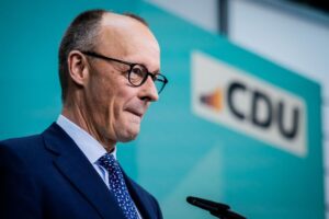 Nemecký parlament odhlasoval prevzatie stoviek miliárd eur nového vládneho dlhu,...