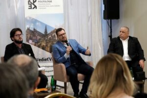 Poslanci Šimko a Sitkár plánujú do parlamentu predložiť vlastný návrh o mestskýc...