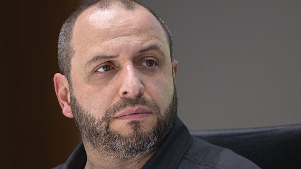 Ukrajinské ozbrojené sily sa premiestnili do výhodnejších obranných línií v oblasti Kurska, uviedol ukrajinský minister obrany Umerov.