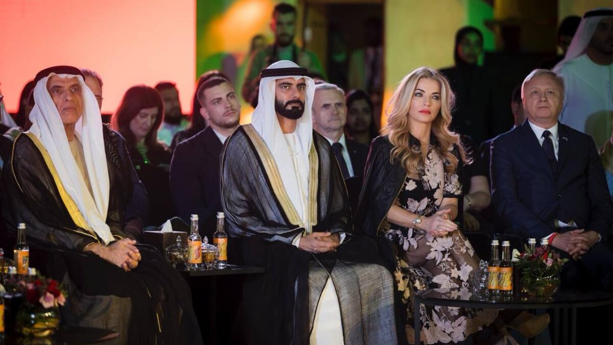 Martina Šimkovičová: PANI MILANOVÁ, ZABUDLI STE NAPÍSAŤ STATUS O DUBAJI