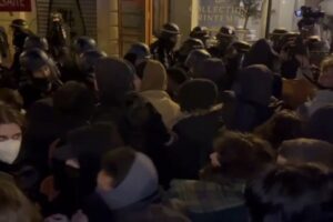 Napätie vo Francúzsku stúpa: Protesty proti migrantom