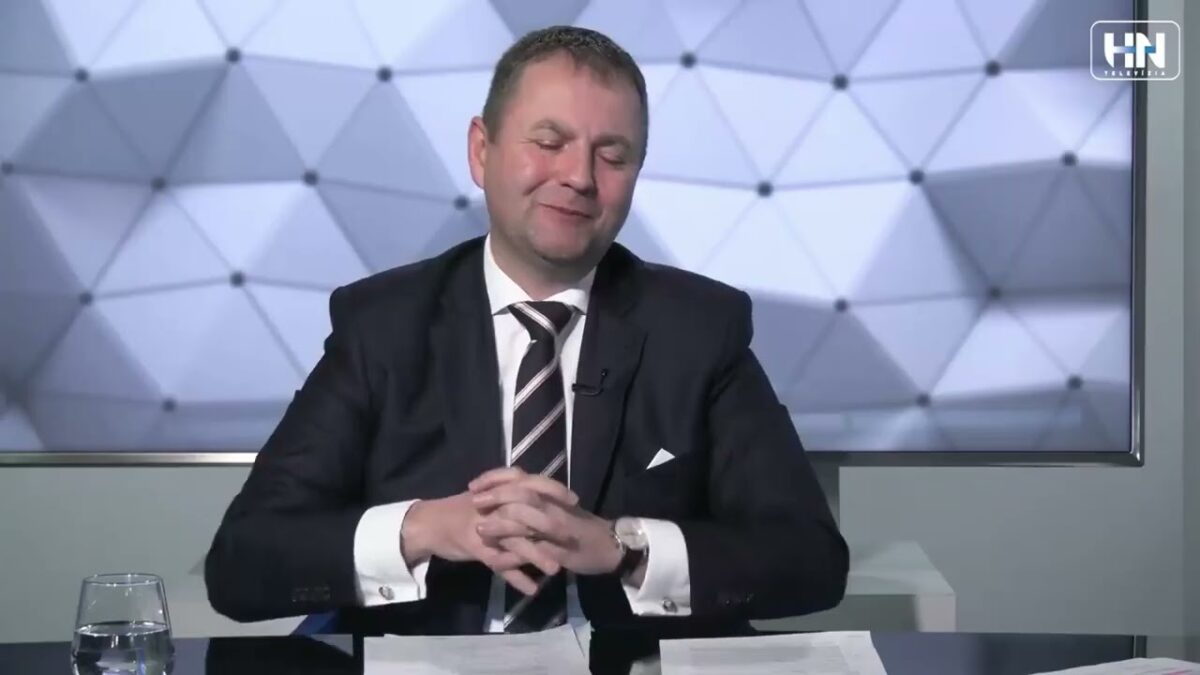 M. KÉRY: DEBATA S NOVINÁRKOU, KTORÁ PRIPOMÍNALA SKÔR HOVORKYŇU OPOZÍCIE