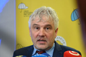 Komisár pre deti spúšťa „domovácky parlament“, podporuje ho aj Dominika Cibulkov...