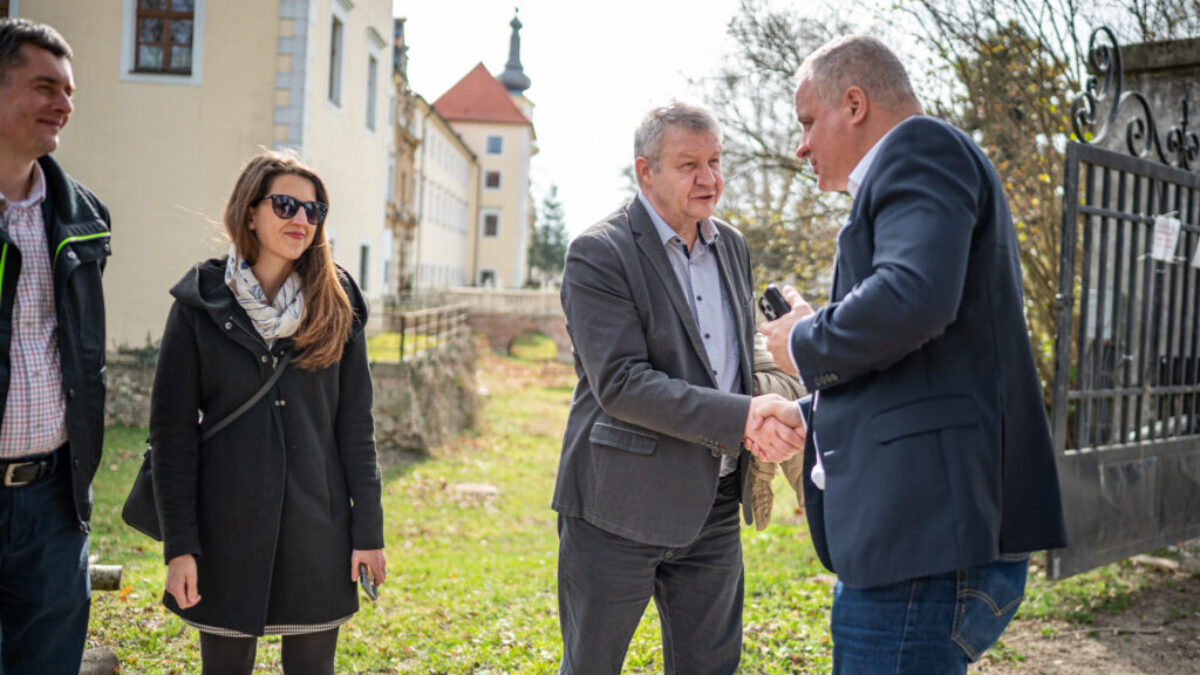 Rekonštrukcia stupavského parku napreduje. Vráti sa mu historický anglický ráz
