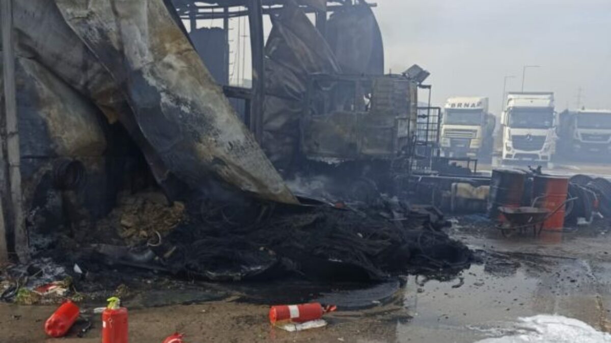 V Bratislave horela hala na Opletalovej ulici, vznikla takmer pol miliónová škoda na majetku V Bratislave horela hala na Opletalovej ulici, vznikla takmer pol miliónová škoda na majetku