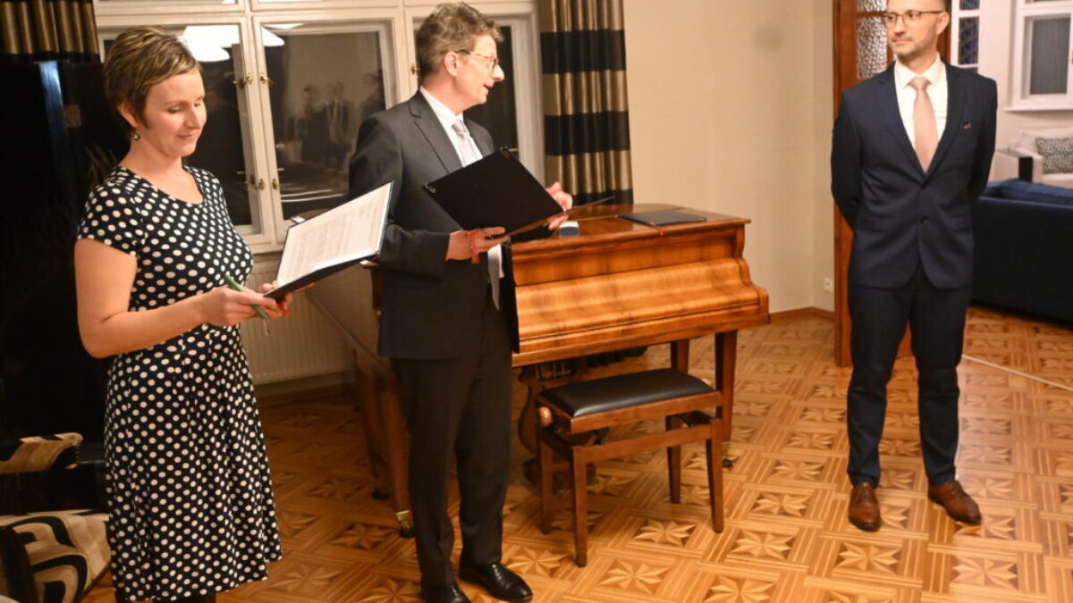 Rád akademických paliem pre učiteľa Hotelovej akadémie Mikovíniho: Uznanie za výnimočný prínos vo výučbe francúzštiny