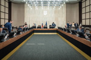 Vláda bude dva dni rokovať v Nitrianskom kraji, plánuje investície do infraštruk...