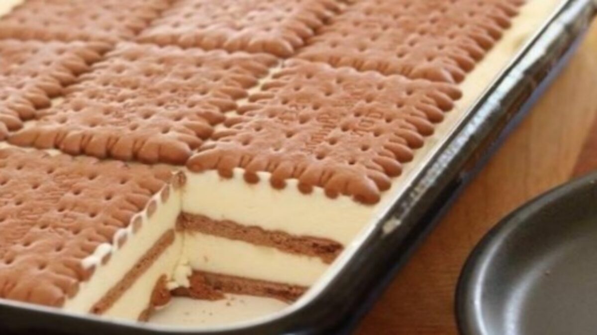 Jednoduchý, nepečený, sušienkový koláčik ktorý sme si hneď zamilovali už okamžite hneď po prvom súste!