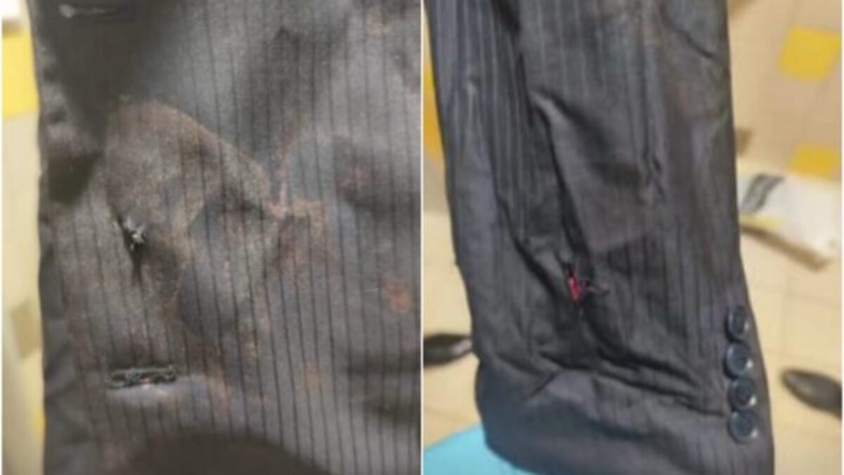 Robert Kaliňák ukázal prestrelené sako premiéra Fica. Prehovoril aj o chvíľach bezprostredne po atentáte – VIDEO