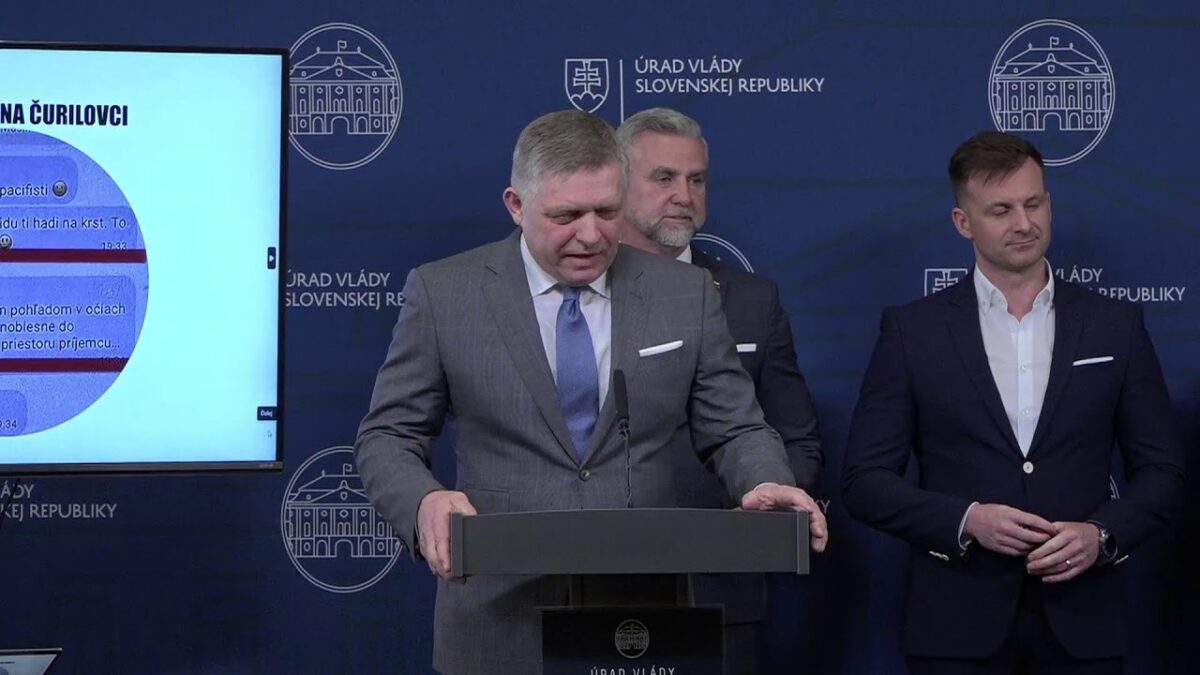 Tlačová konferencia predsedu vlády SR Roberta Fica a podpredsedu NR SR Tibora Gašpara