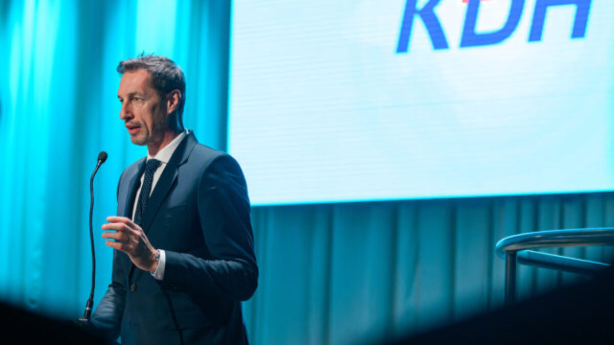 V žiadnom prípade Smer, vyhlásil predseda KDH Majerský. Fico ťahá Slovensko do pekla