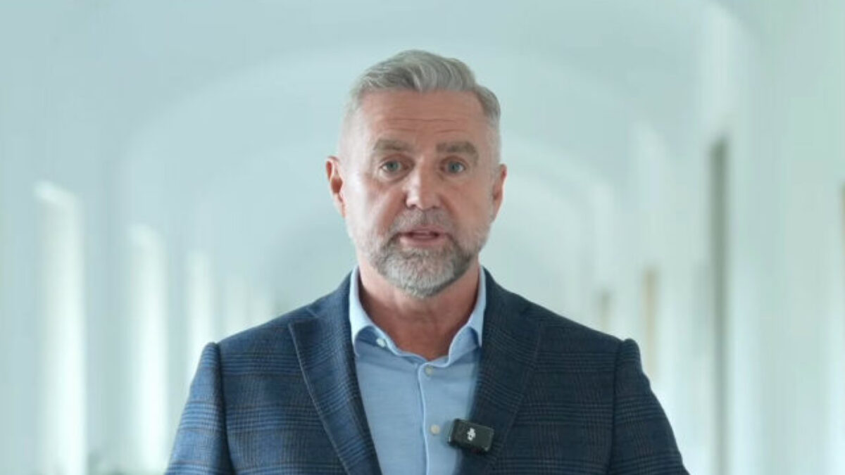 Gašpar obvinil Danka z koketovania s progresívcami, predseda SNS mu odkázal pozrieť sa do zrkadla – VIDEO