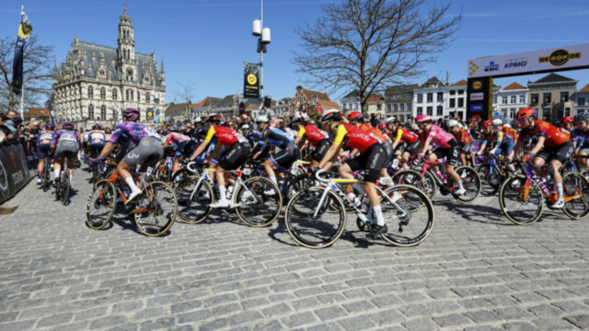 Dvaja cyklisti zomreli počas amatérskych pretekov pred podujatím Okolo Flámska