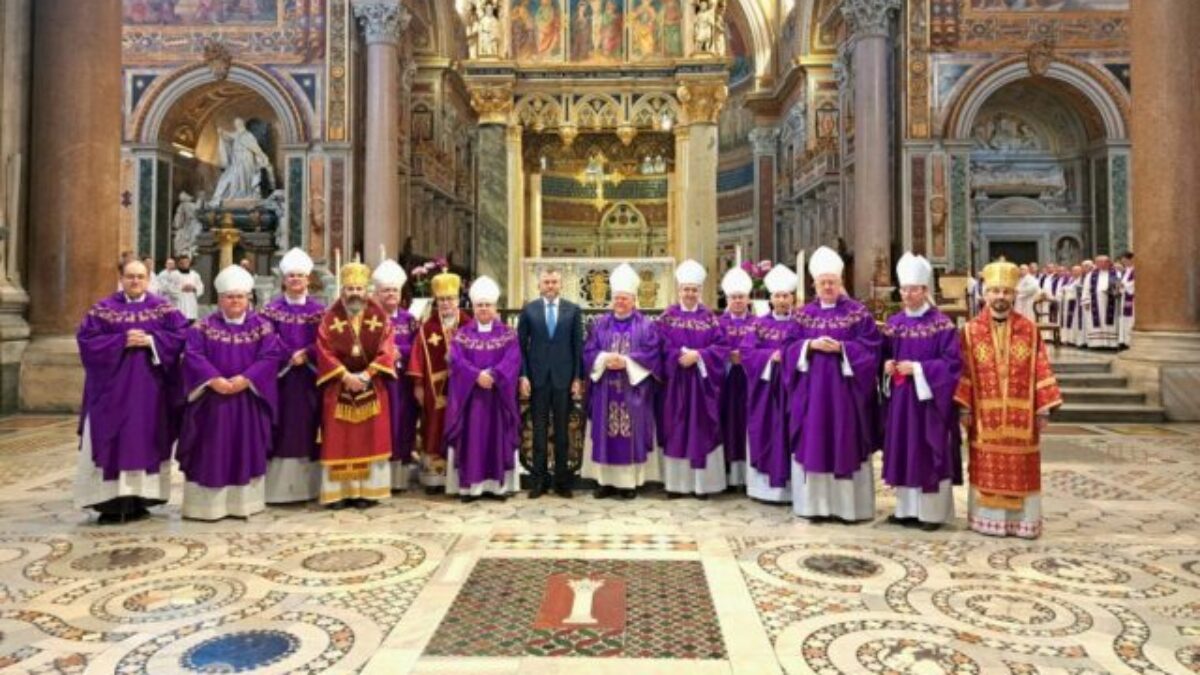 V Ríme sa začala slovenská Národná púť, spolu s tisíckami pútnikov sa jej zúčastnil aj prezident SR