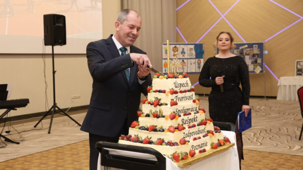 Šesťdesiat rokov základnej školy J. G. Tajovského v Senci: Oslava plná spomienok a emócií