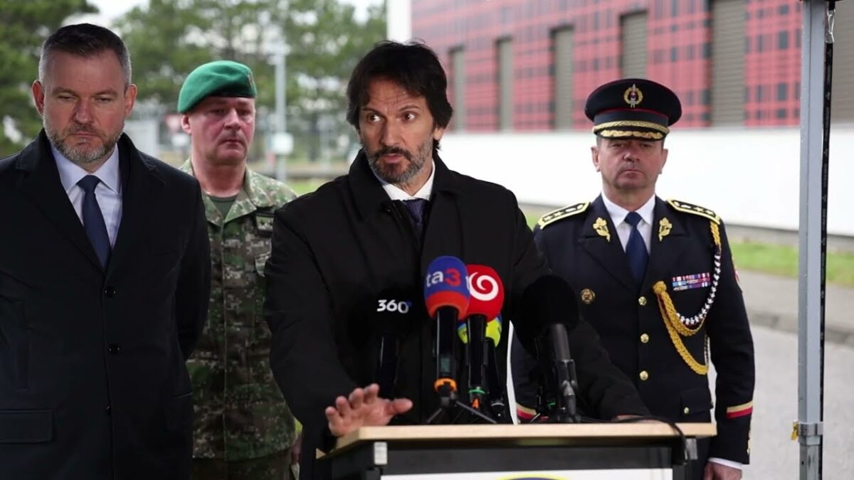 ZBRKLÉ VOJNOVÉ SUMITY ZÁPADU BEZ VÝSLEDKU A MIMO EÚ A NATO, UKÁZALI SKÔR PANIKU AKO SPOLOČNÝ POSTUP