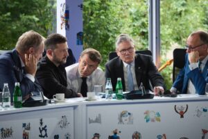 EÚ sa definitívne odvracia od diplomatickej cesty