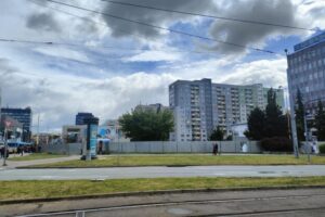 Na Námestí osloboditeľov sa má stavať, občania sú proti a spísali petíciu