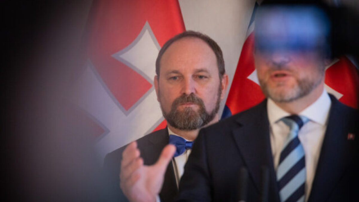 Samosprávne kraje povedie naďalej Viskupič, na 800 eurové odmeny žiadajú od štátu kompenzácie