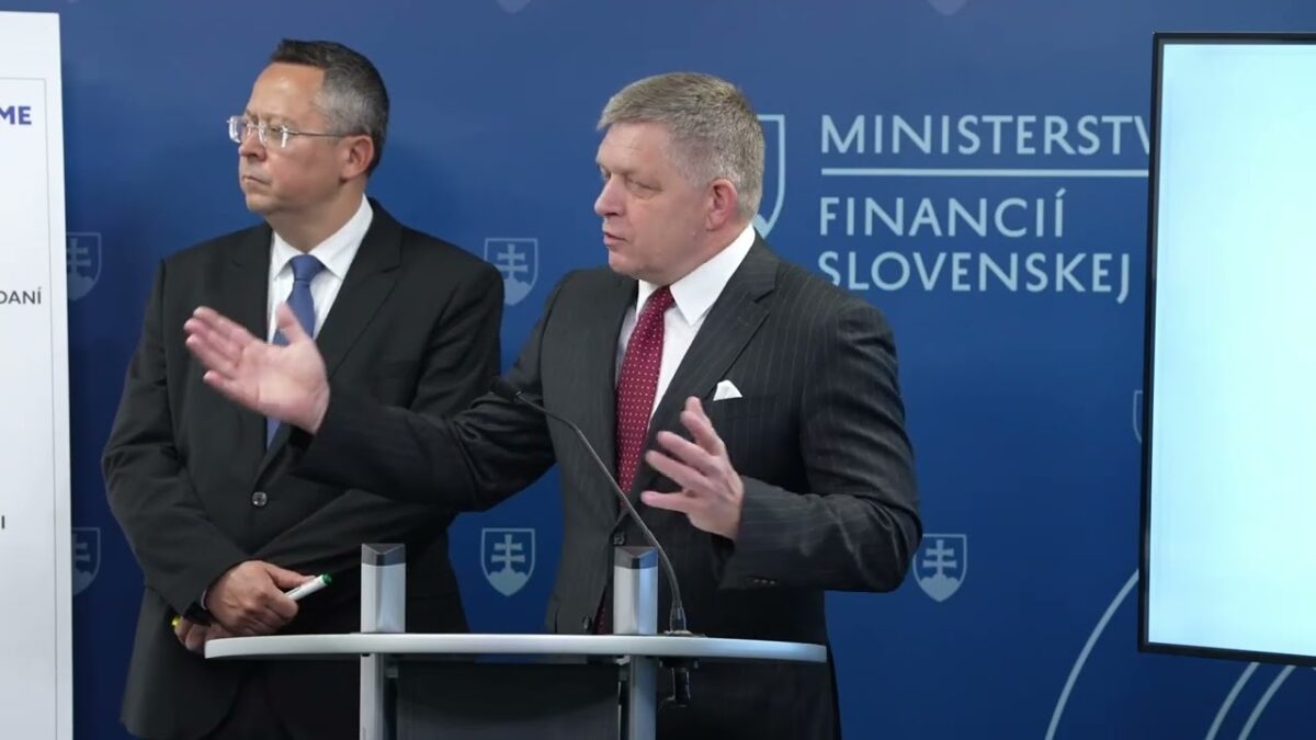 TK predsedu vlády SR R. Fica a ministra financií L. Kamenického po rokovaní na Ministerstve financií