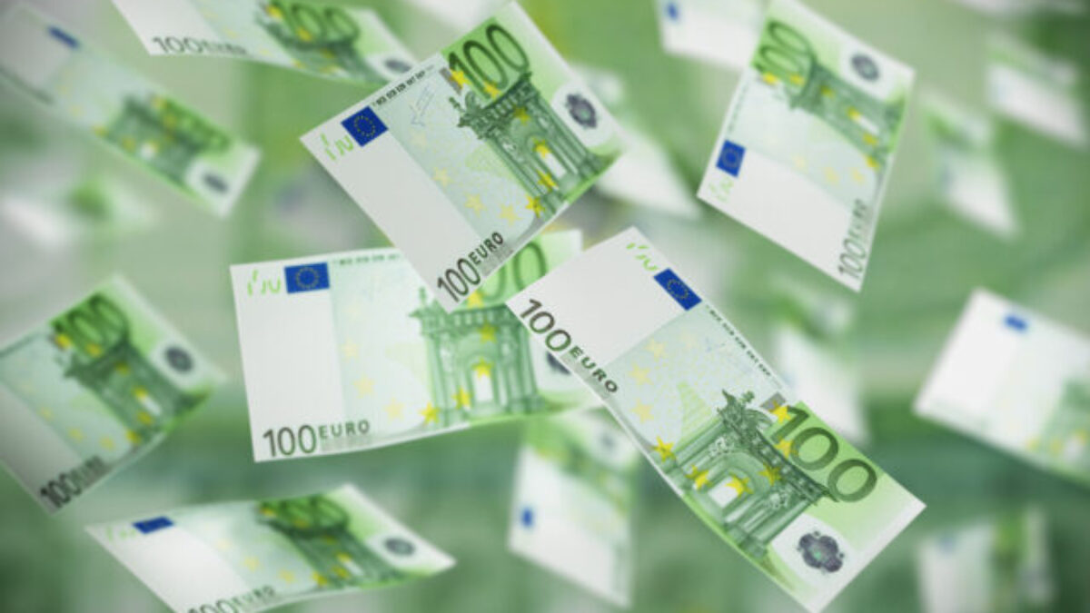 Odmena 800 eur poteší tisícky Slovákov, bude vyplatená vo výplatnom termíne za máj 2025