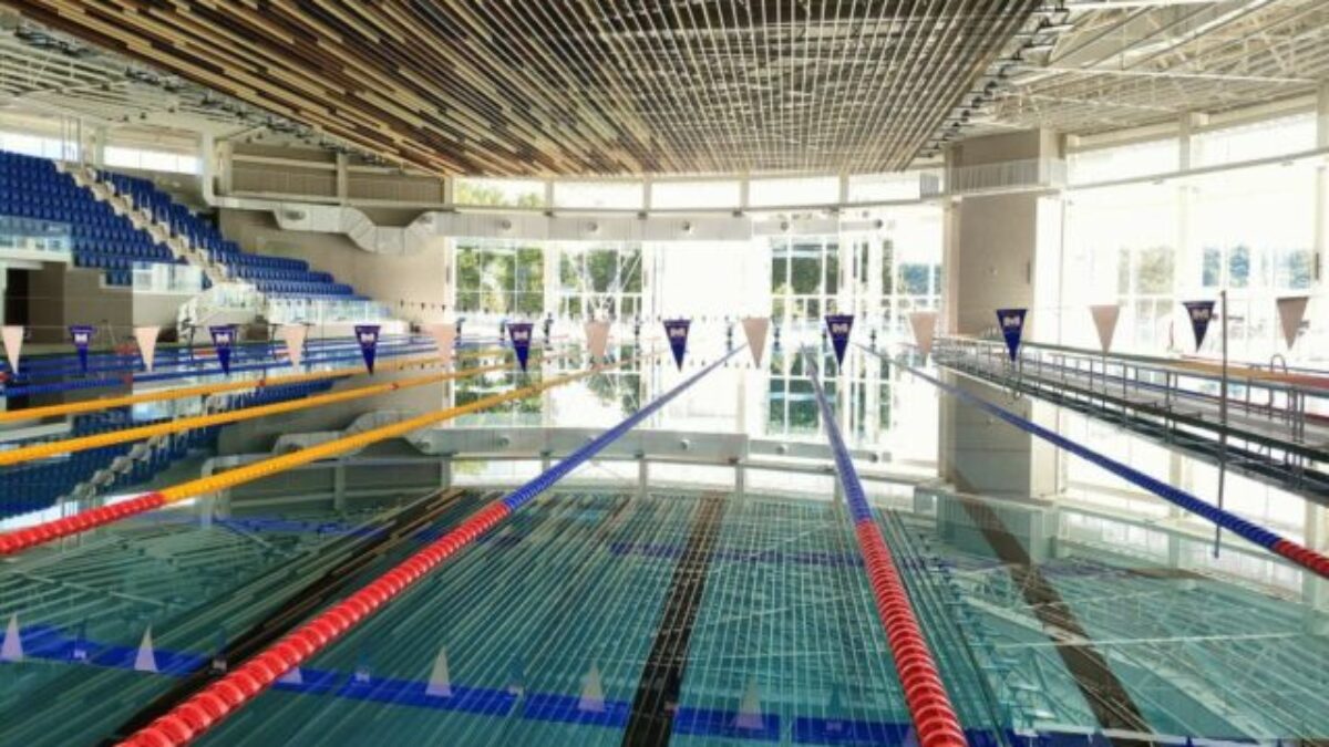 100729 noc kosice 3 640x420.jpg Národné olympijské centrum plaveckých športov má už napustené bazény, otvoriť ho plánujú koncom augusta – FOTO