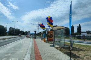 Prekládka stožiarov veľmi vysokého napätia na Slaneckej ceste v Košiciach prebeh...