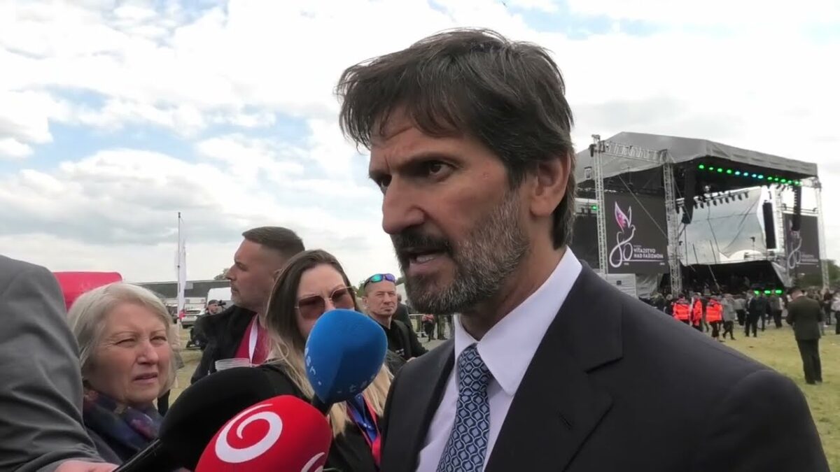 R. KALIŇÁK: OPOZÍCIA NEMÁ ÚCTU ANI VOČI ŽIVÝM, ANI VOČI MŔTVYM