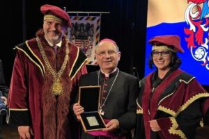 V Košiciach po druhýkrát udelili cenu PRO URBE. Prevzal ju arcibiskup Bober