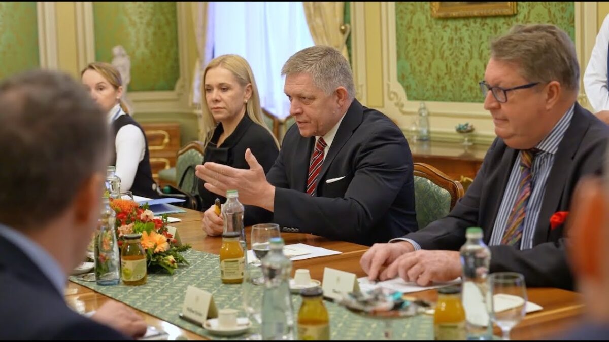 R. FICO: PREŽITIE VÝROBY ÁUT NA SLOVENSKU JE OTÁZKA PREŽITIA SLOVENSKA.