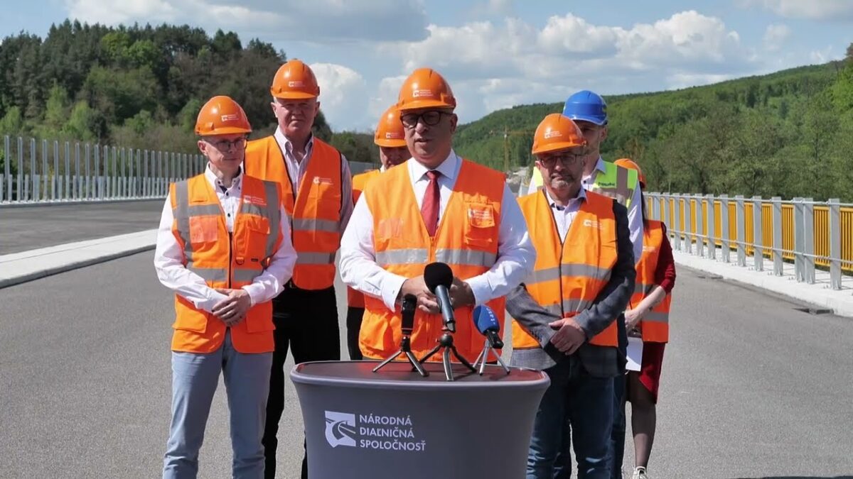 J. RÁŽ: ÚSEK KRIVÁŇ-MÝTNA SKONTROLOVALI POSLANCI