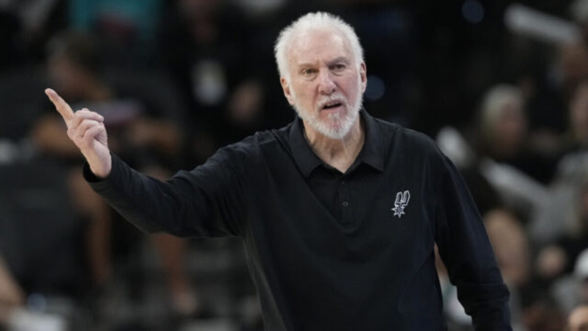 Ikonický Gregg Popovich končí na lavičke San Antonia Spurs, z trénerskej roly prejde do inej pozície