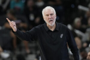 Ikonický Gregg Popovich končí na lavičke San Antonia Spurs, z trénerskej roly pr...