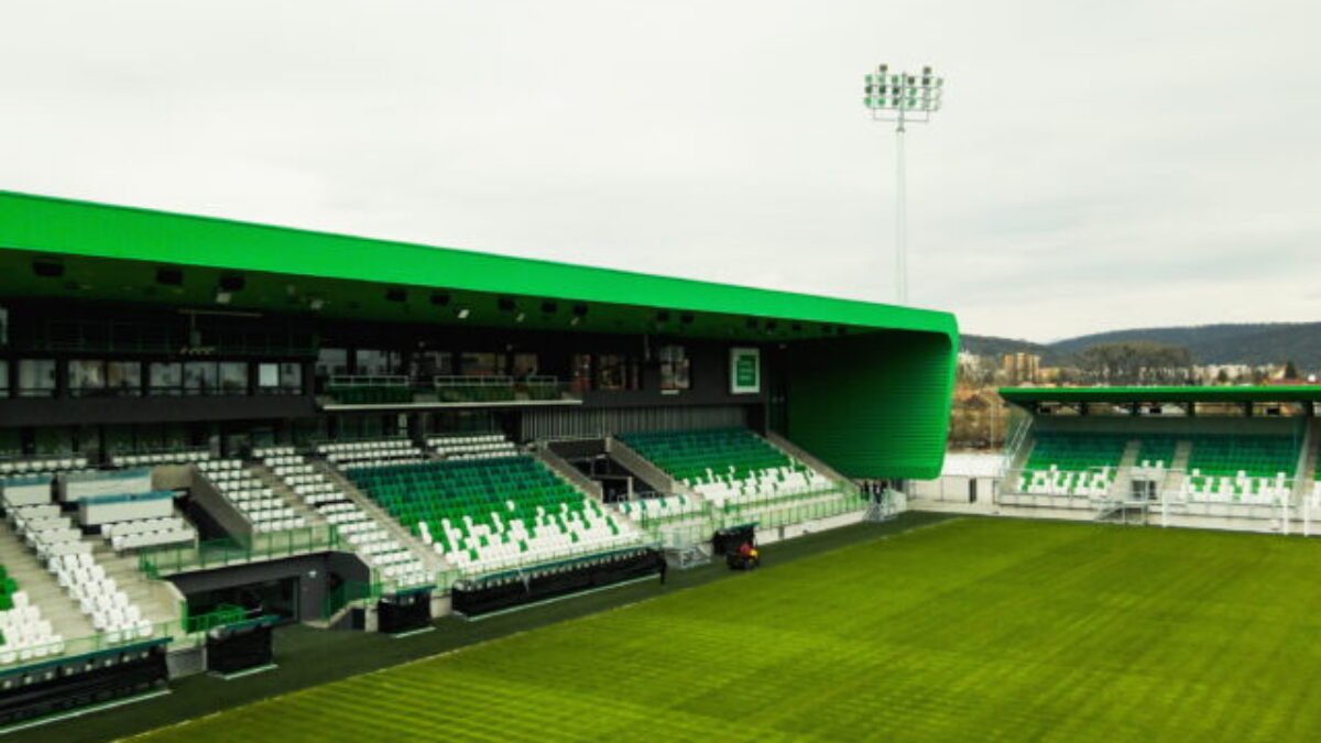 98013 6815de2a7bcdc060933980 640x420.jpg Novú Futbal Tatran Arénu posvätili, slávnostné otvorenie bude sprevádzať exhibičný zápas