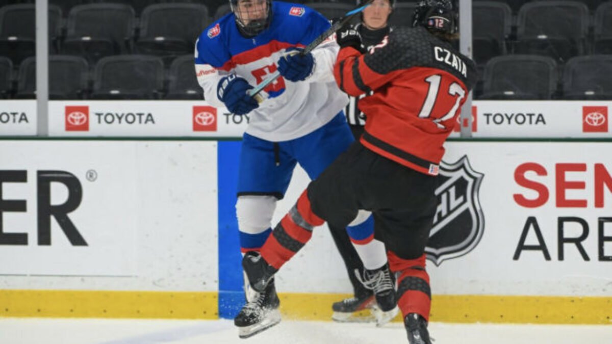 Mladí Slováci nestačili v semifinále MS na Kanaďanov, ale v dueli o bronz chcú nechať na ľade život