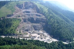 Mesto Poprad: Trhacie práce  v lome  Dubina