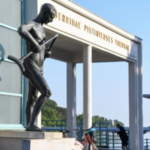 Mesto Piešťany: Rozhodnutie – Rekonštrukcia a dostavba objektu Lesoprojekt...