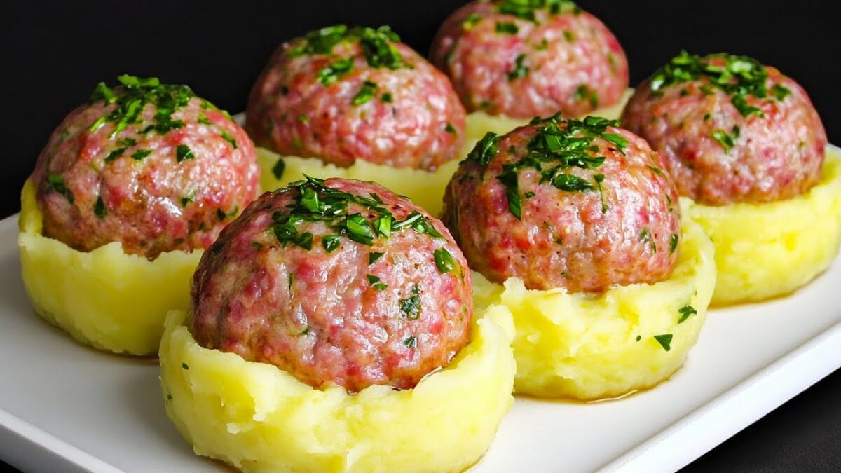 1751295539 maxresdefault.jpg Máte zemiaky a mleté mäso?! Recept mojej babičky.