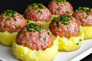 1751295539 maxresdefault.jpg Máte zemiaky a mleté mäso?! Recept mojej babičky.