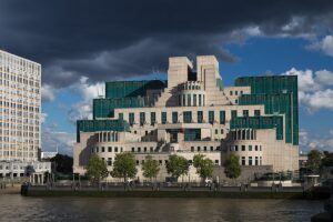 Ako britská rozviedka premrhala milióny na honbu za fantómom. Denník The Guardia...