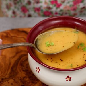 Táto zemiaková polievka je liek pre môj žalúdok. Jednoduchý vegánsky recept