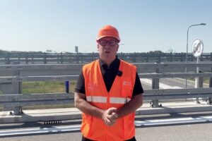 J. RÁŽ: ZBAVUJEME BRATISLAVU KAMIÓNOV