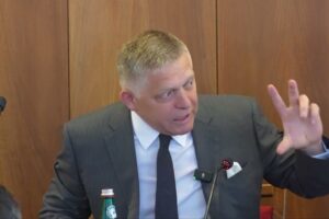 KÝM NEDOSTANEME ODPOVEĎ OD EÚ ČO S PLYNOM PRE SLOVÁKOV, NEBUDEME HLASOVAŤ ZA 18....