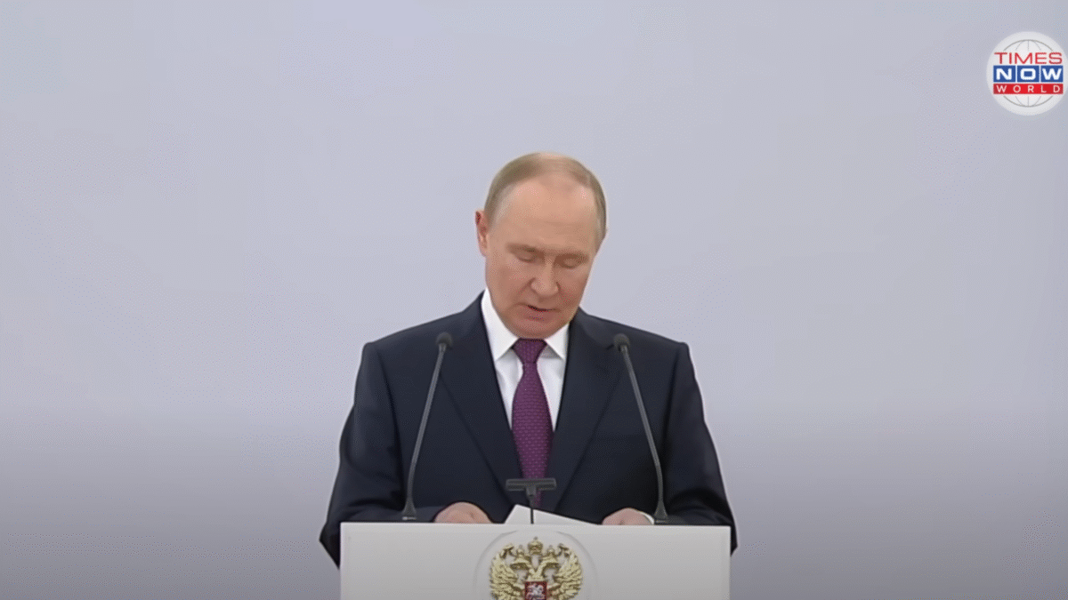 Ruský prezident Vladimir Putin obvinil NATO z vymýšľania ruskej hrozby s cieľom ospravedlniť globálne preteky v zbrojení a zvýšené vojenské výdavky