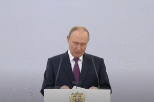 Ruský prezident Vladimir Putin obvinil NATO z vymýšľania ruskej hrozby s cieľom ...