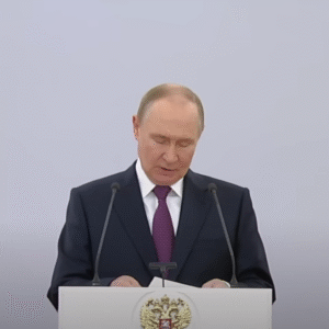 Ruský prezident Vladimir Putin obvinil NATO z vymýšľania ruskej hrozby s cieľom ...