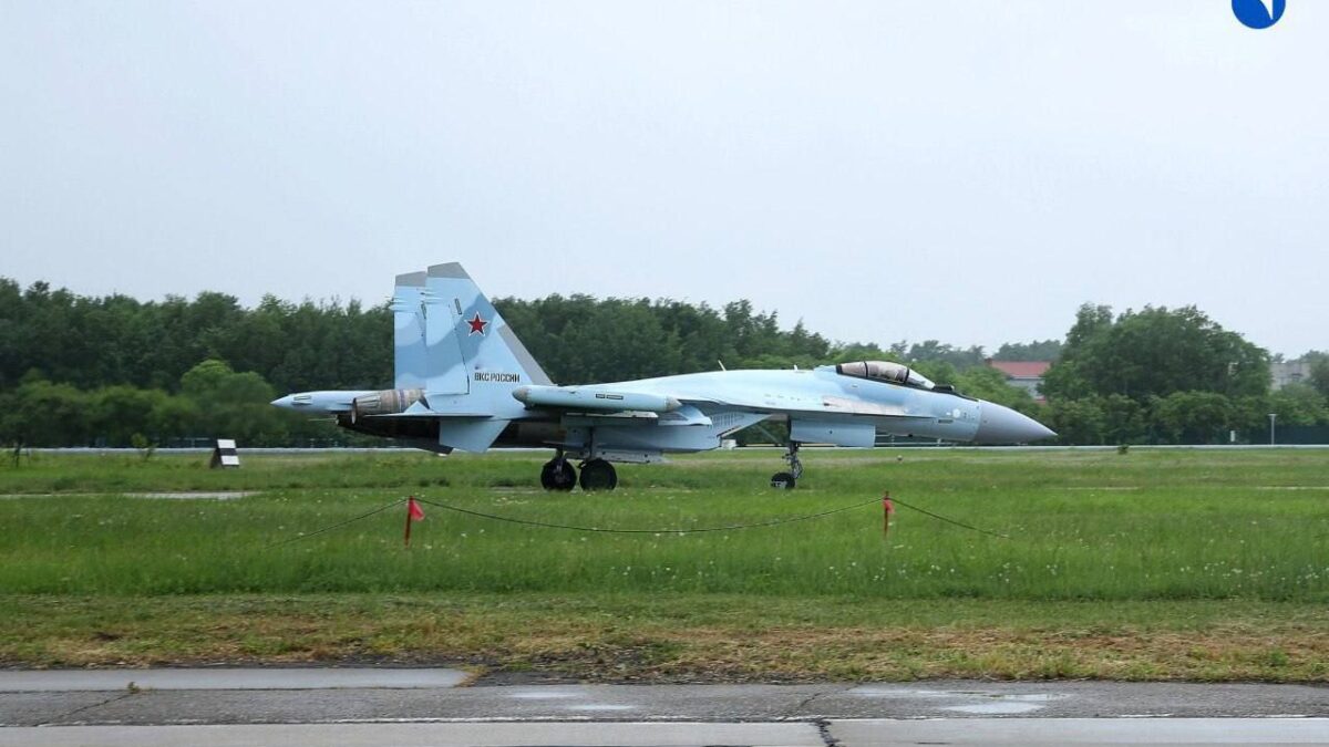 Ruská Zjednotená letecká korporácia (UAC) dodala ministerstvu obrany novú várku stíhačiek Su-35S v rámci štátnej obrannej objednávky, informoval Rostec.