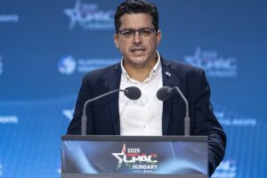 Izraelský minister pre diaspóru Amichai Chikli varuje Židov, aby opustili Spojen...